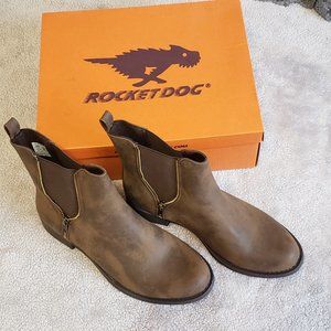 Rocket Dog Brown Bootie (size 9)